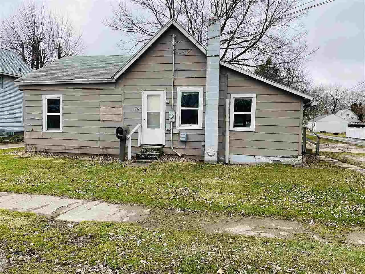 637 Short Ave photo 1