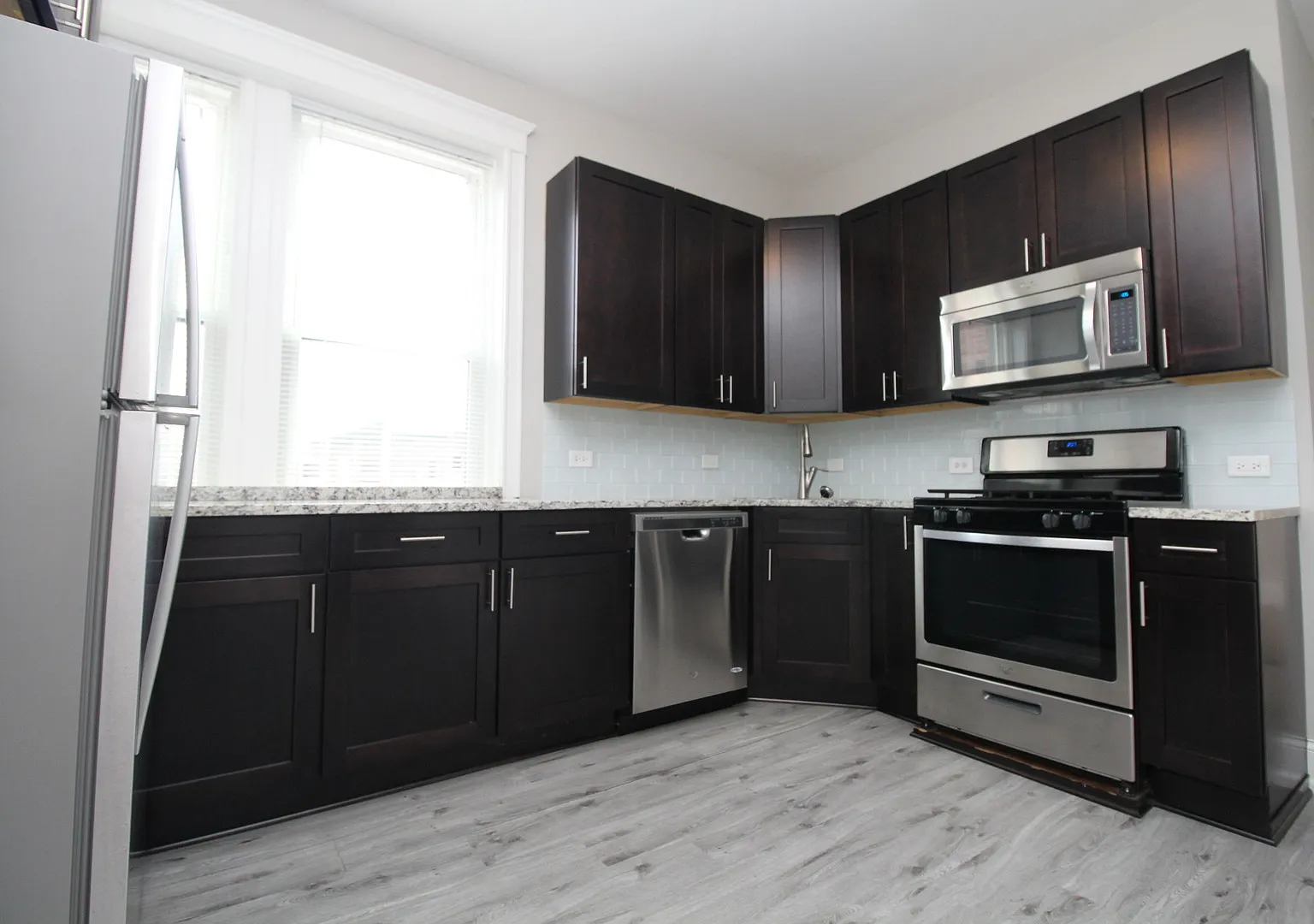 3 bed, 800 sqft, $2,750 — Photo 1