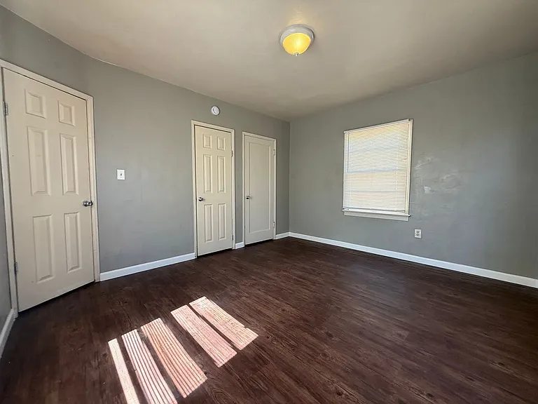 511 Philippine St — Photo 17