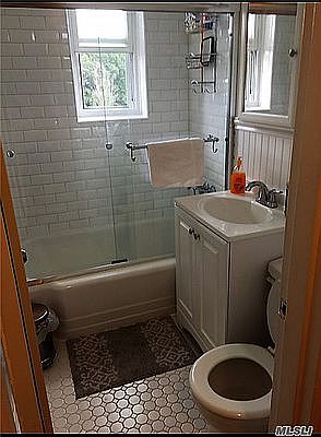 3rd image of 75-10 Yellowstone Blvd #7E