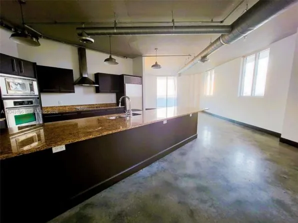 700 NE 25th St APT 1004, Miami, FL 33137