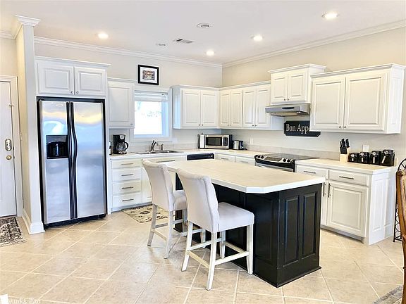4th image of 112 Catalina Cir #C1