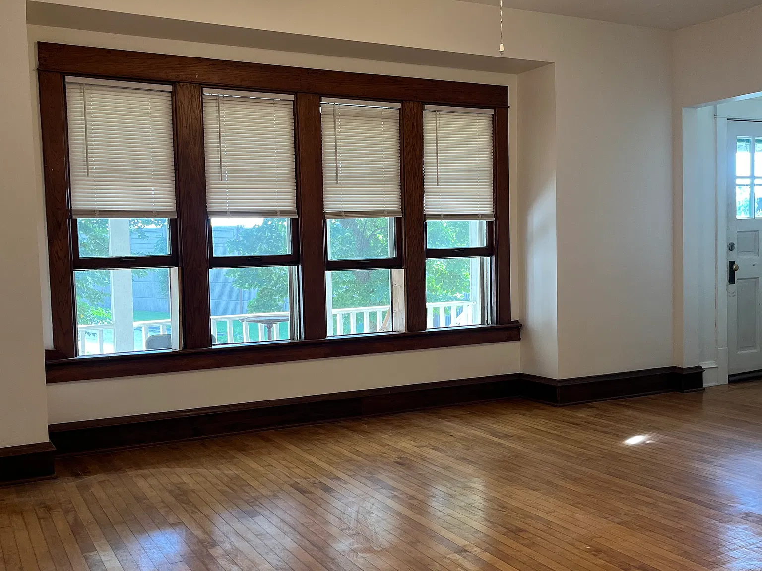 2 bed, 1000 sqft, $1,600 — Photo 4