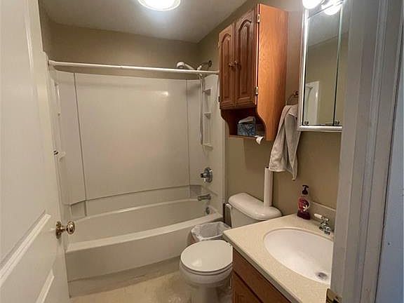 5th image of 4010 Tredwell Pl