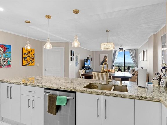 4th image of 1600 S Ocean Drive #17C