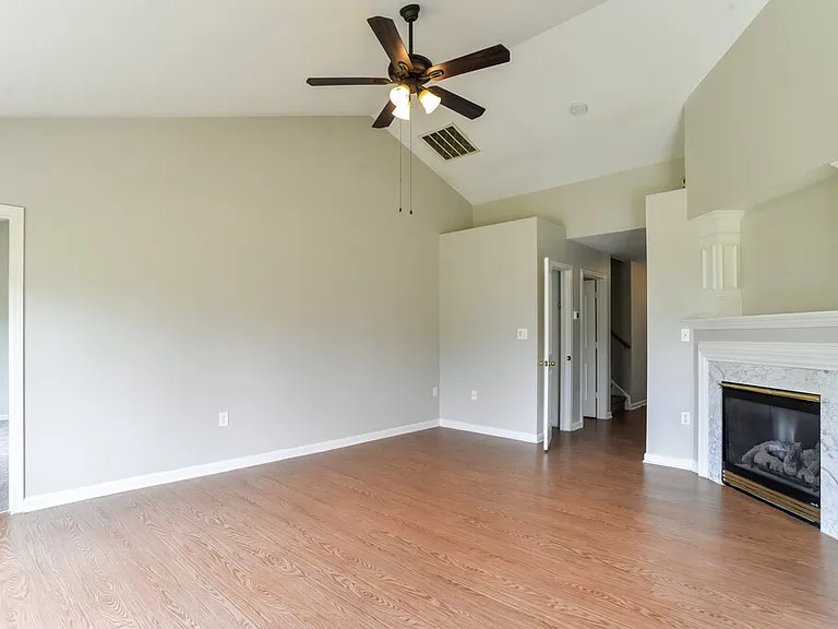 10013 Green Hedge Ave — Photo 4