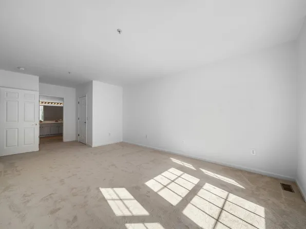 252 The Promenade image 16 of 28