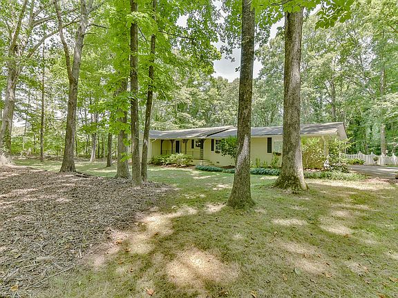 2nd image of 2002 Fair Forest Dr