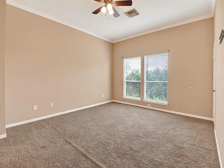 2804 Chenevert St — Photo 28