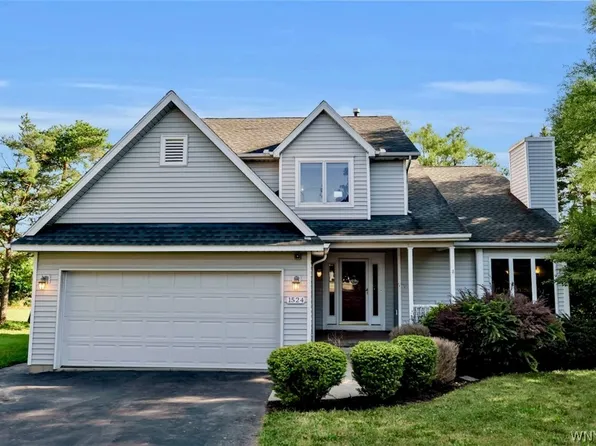 1524 Sweet Rd, East Aurora, NY 14052