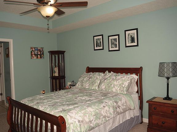 5th image of 281 Meadowcrest Dr