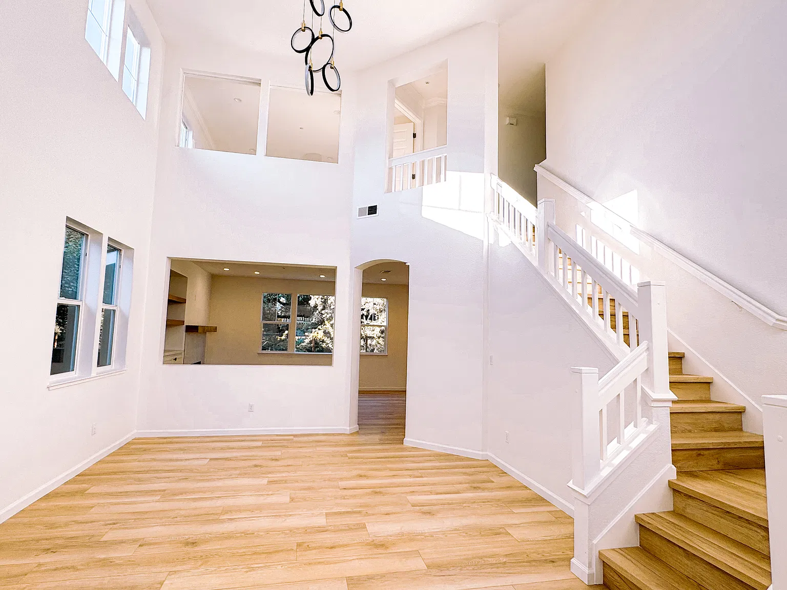 4 bed, 2.5 bath, 2166 sqft, $5,500 — Photo 3