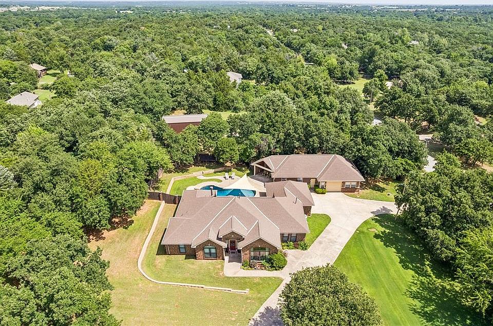 1st image of 515 Freedom Rd