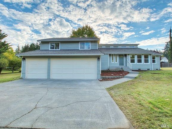 2nd image of 4016 Foxhall Dr NE