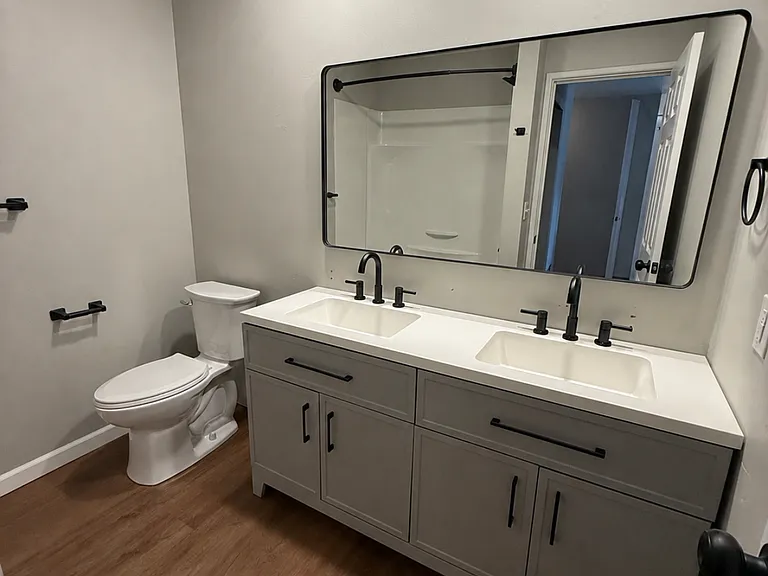 922 W Church St #8 — Photo 1