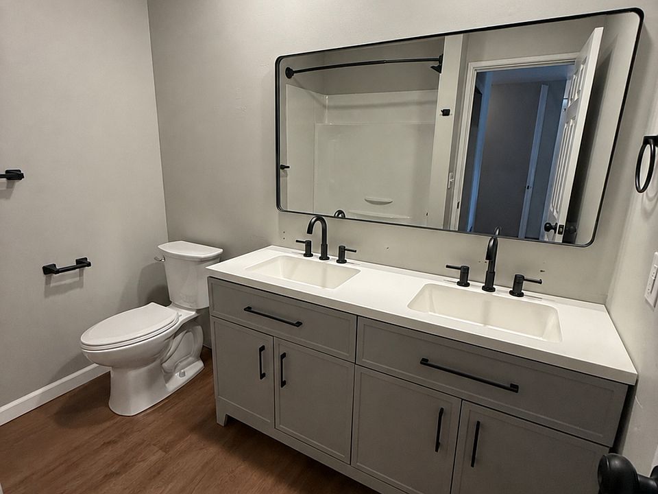 1st image of 922 W Church St APT 8