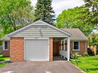 637 Hibbard Rd, Wilmette, IL 60091