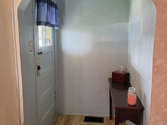 3rd image of 1536 Cypress St