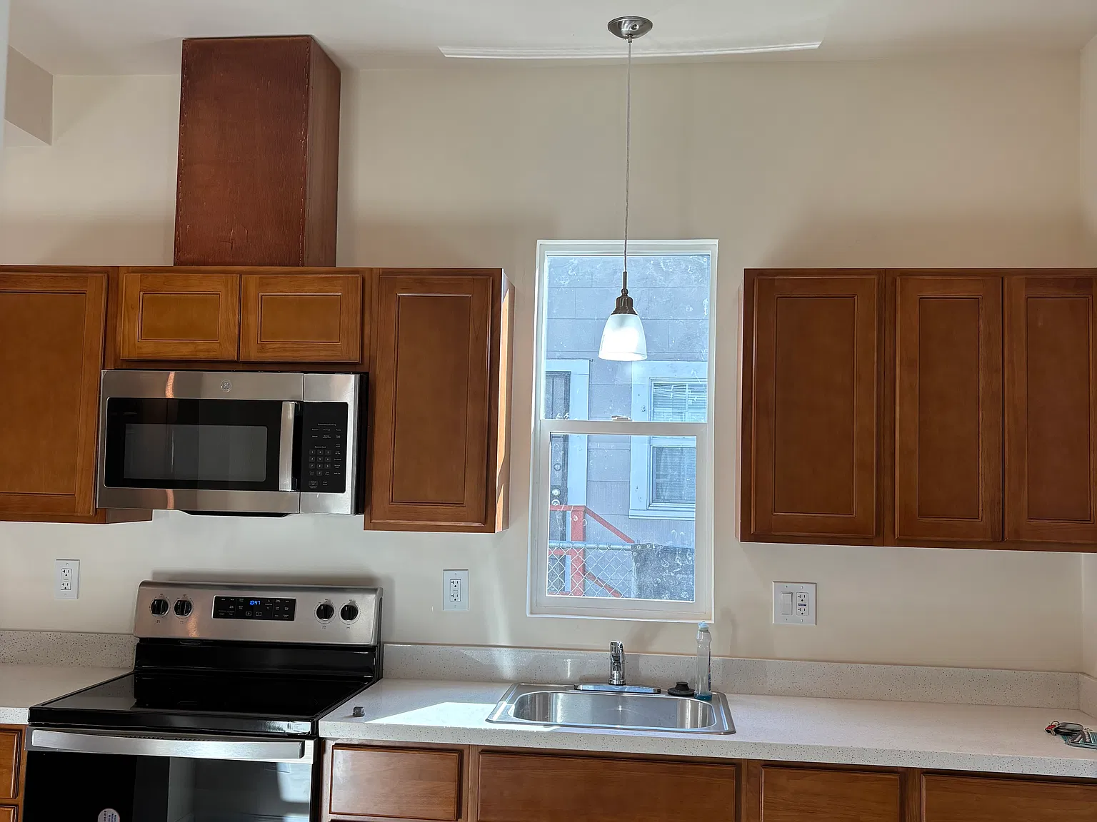 3 bed, 1000 sqft, $3,450 — Photo 4