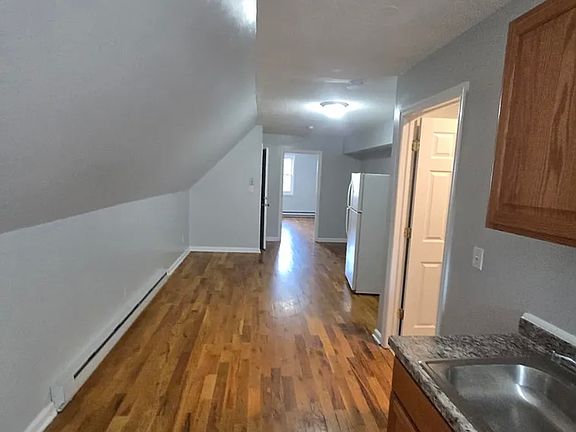 3rd image of 334 Fulton St