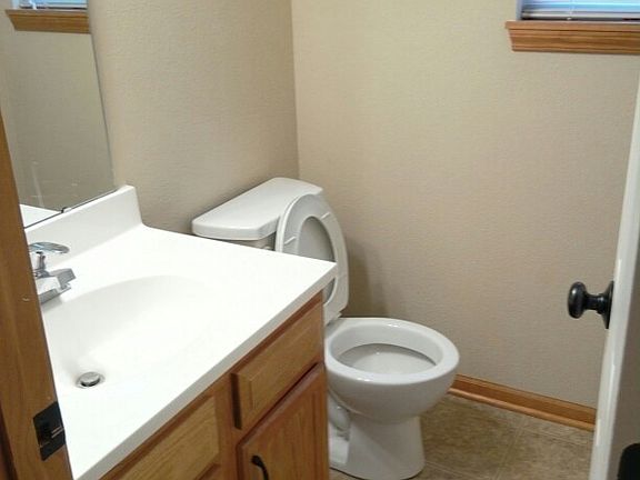 5th image of 311 NE Coldwater Creek Dr