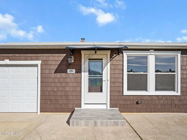 19 Port Royal Dr, Toms River, NJ 08757
