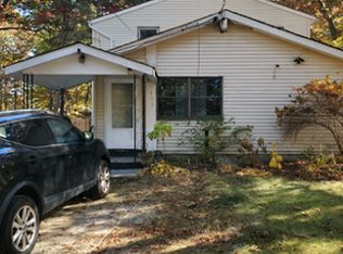 325 Middle Island Rd, Medford, NY 11763