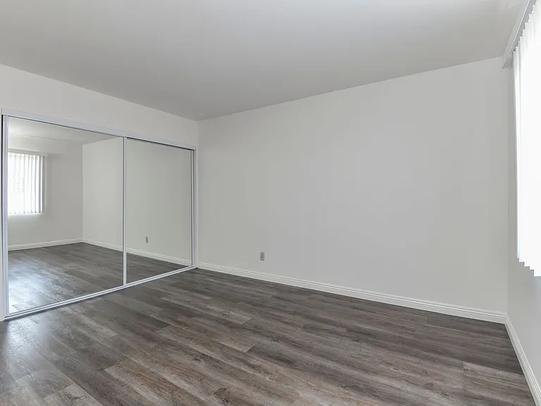 1799 N Hollywood Way — Photo 64