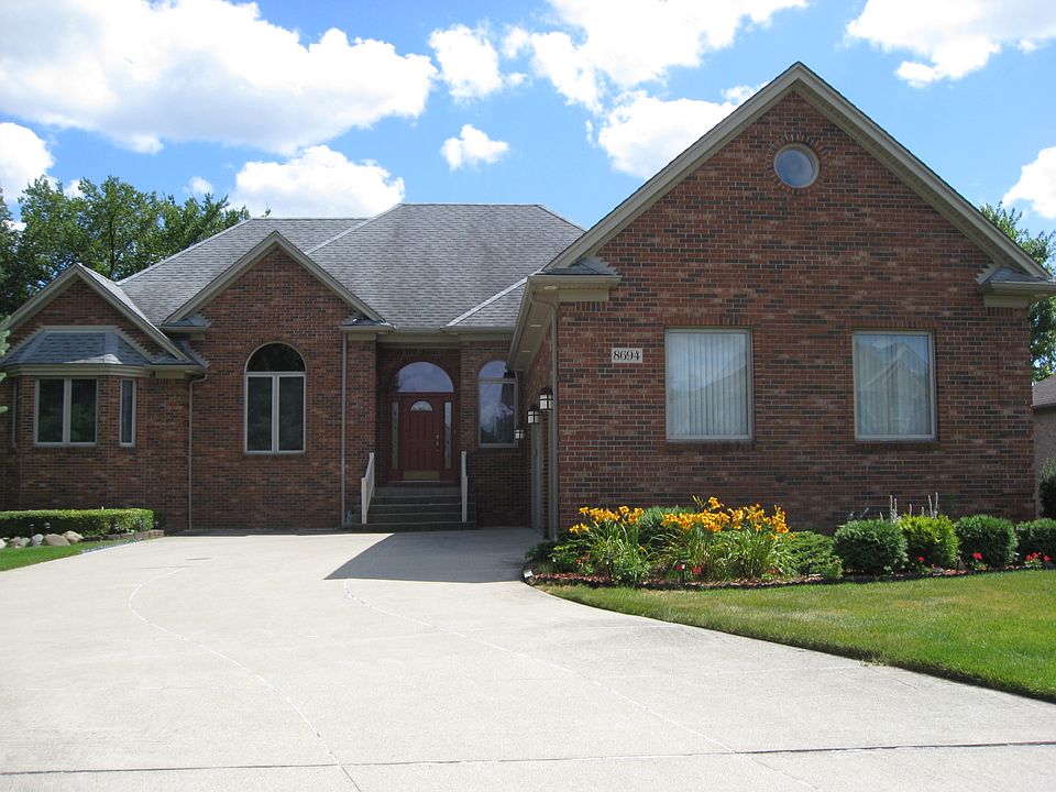 1st image of 8694 S Fernwood Ct