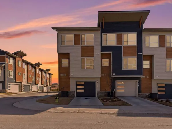 226 Harvest Grove Walk NE, Calgary, AB T3K 2P3