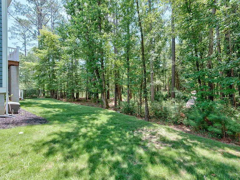 300 Sunnycrest Ln — Photo 37