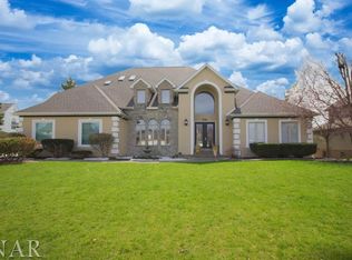 3007 Thornwood Ln, Bloomington, IL
