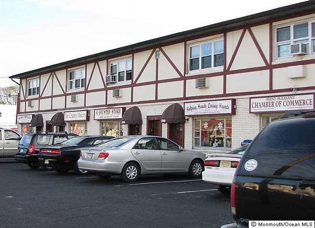 2nd image of 2813 Bridge Ave