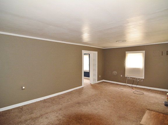 3rd image of 125 E High St