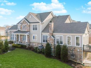 31 Stratford Ln #494, Holmdel, NJ 07733