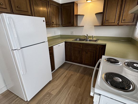 5th image of 4239 Central Ave #1
