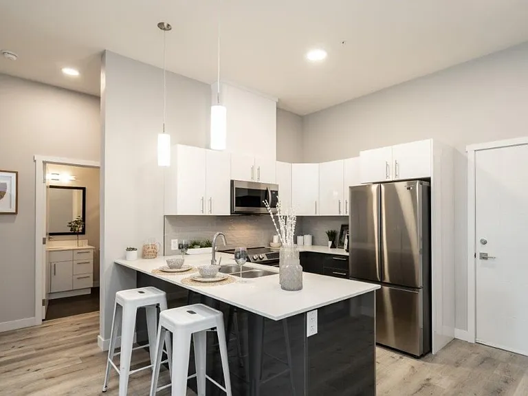 425 Ballantrae Dr — Photo 49