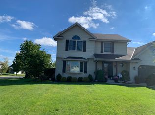 1005 Shagbark Ln, Union Grove, WI 53182