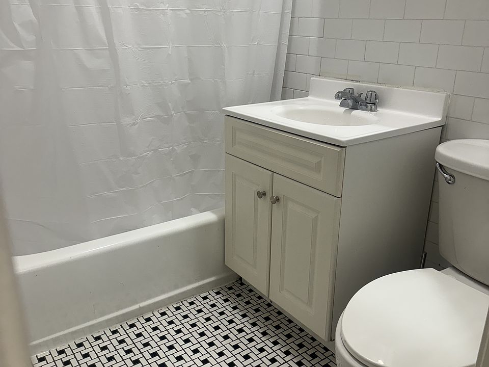 1st image of 3130 Brighton 7th St APT 4G