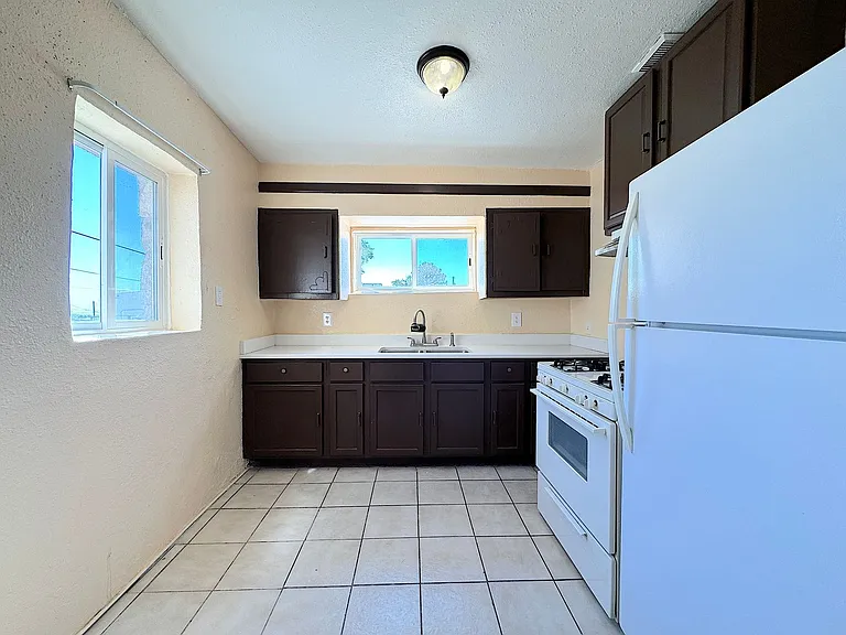 2525 Idalia Ave #B — Photo 6