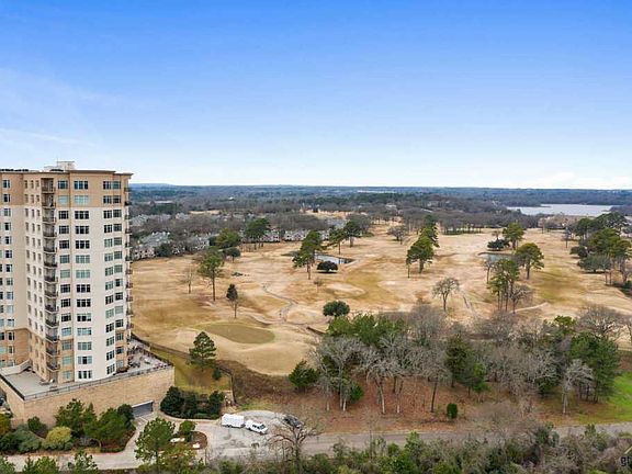 2nd image of 2801 Wexford Dr APT 1205