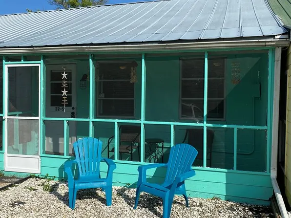 32-5 Warren Ave, Lanark Village, FL 32323