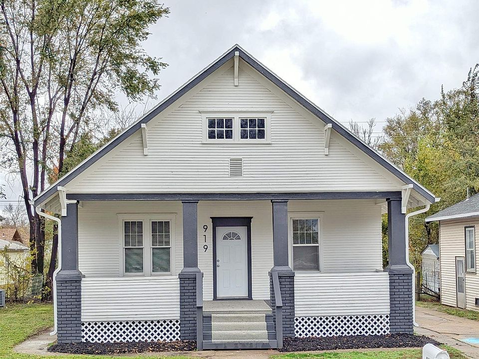 1st image of 919 W Elm St