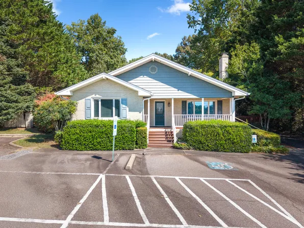 156 White Oak St, Franklin, NC 28734