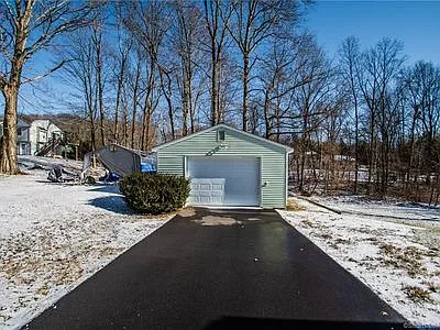 3 bed, 2655 sqft, $3,300 — Photo 2