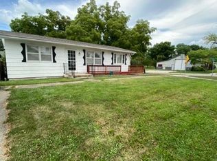 102 W Broadway St, Moulton, IA 52572