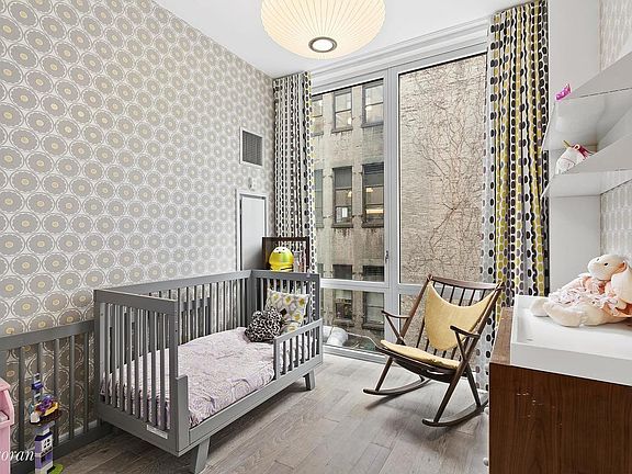 3rd image of 130 W 19th St APT 5A
