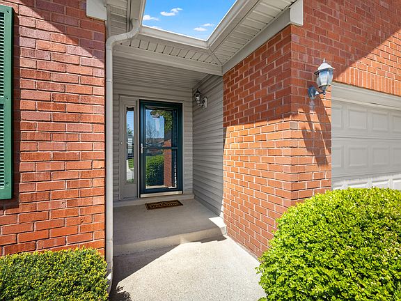 2nd image of 304 Deerfield Ln