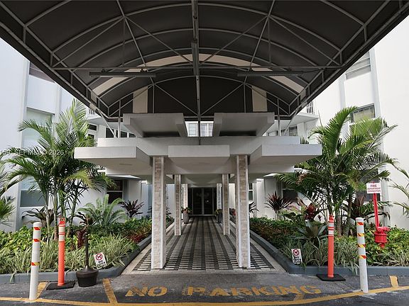 2nd image of 1913 S Ocean Dr APT 300