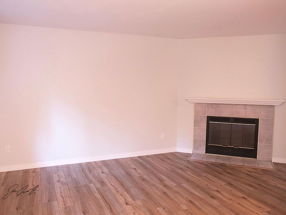 1st image of 5704 183rd Ave E #3